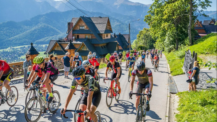 Ponad tysiąc kolarzy ruszy przez Podhale. Przed nimi wymagająca Tatra Road Race.