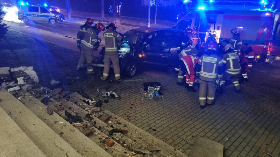 Wypadek przed komisariatem Policji w Tarnowie-Mościcach.