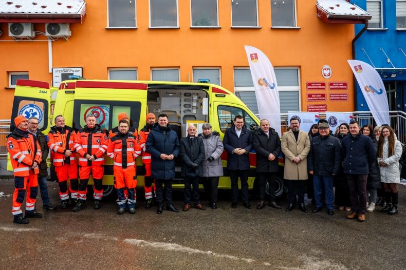 Nowe karetki pogotowia w Jerzmanowicach i Kocmyrzowie.