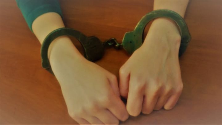 Z 2,5 promila w organiźmie podjechała samochodem pod sklep i ukradła whisky