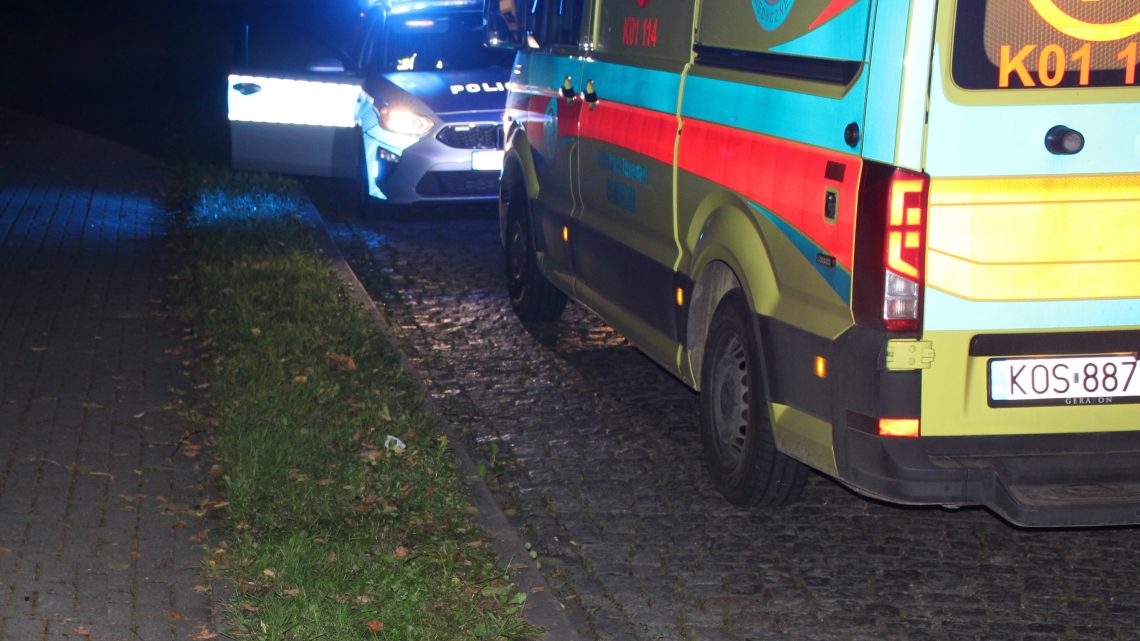 Oświęcim: Pijany 15-latek leżał na chodniku. Wzorowa reakcja przechodniów zapobiegła tragedii. Oświęcim: Pijany 15-latek leżał na chodniku. Wzorowa reakcja przechodniów zapobiegła tragedii.