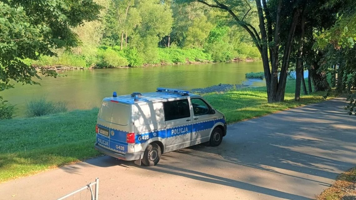 Oświęcim: Siedmiolatek sam nad Sołą – szybka reakcja uratowała dziecko! Oświęcim: Siedmiolatek sam nad Sołą – szybka reakcja uratowała dziecko!