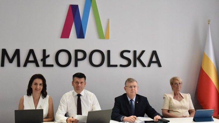 Zator z kolejnymi inwestycjami – dworzec odzyska blask, a nad Skawą powstanie nowa kładka.