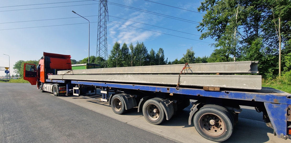 Niebezpieczny transport zatrzymany w Modlnicy – kierowca bez prawa jazdy, pojazd przeciążony!