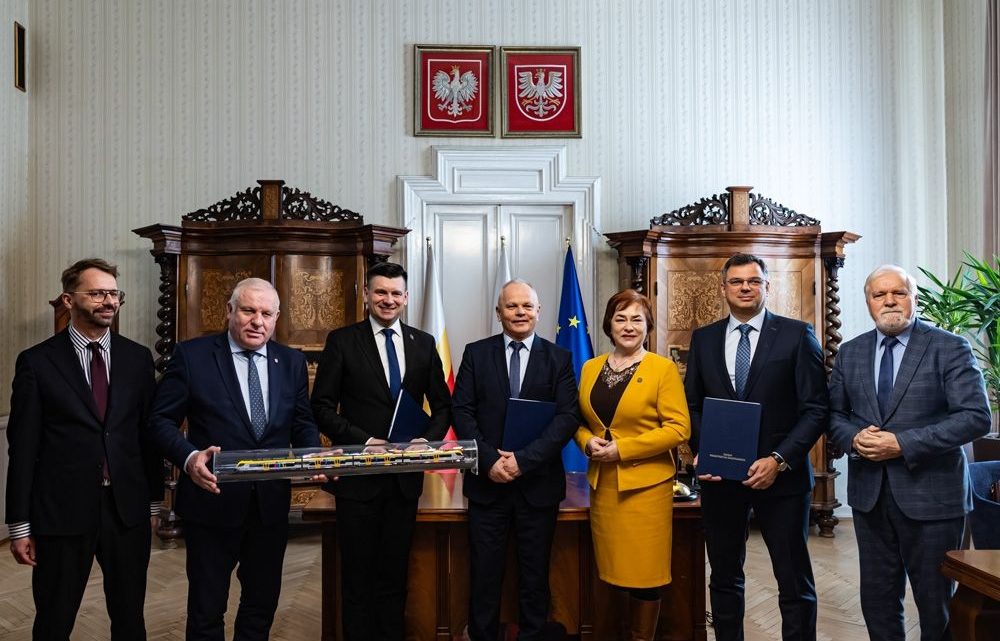 Małopolska inwestuje w kolej. Nowy tabor za ponad 380 mln wyjedzie na tory.