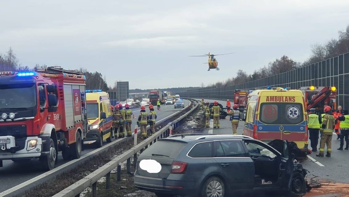 Groźny wypadek na A4. Cztery osoby poszkodowane, lądował śmigłowiec LPR !