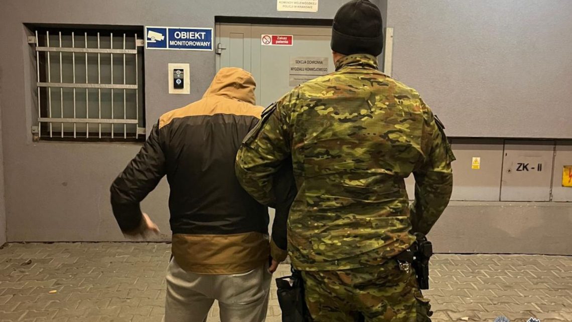 Poszukiwani wpadli na lotnisku w Balicach. Trzy listy gończe i narkotyki w bagażu.