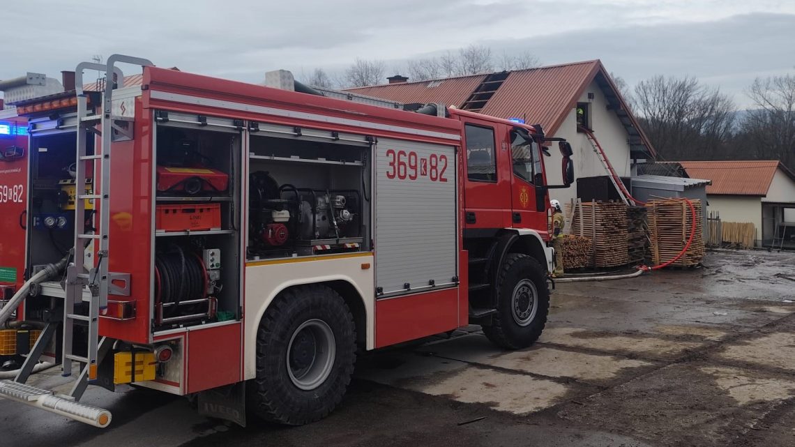 Pożar budynku w Ryglicach. 37 strażaków w akcji.