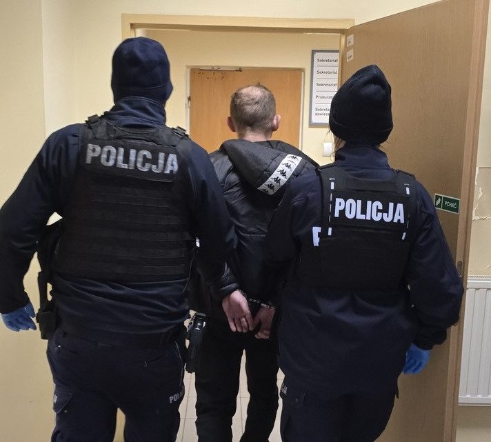 Narkotyki i ponad kilogram czarnego prochu w Płazie. Jedna osoba trafiła do aresztu.