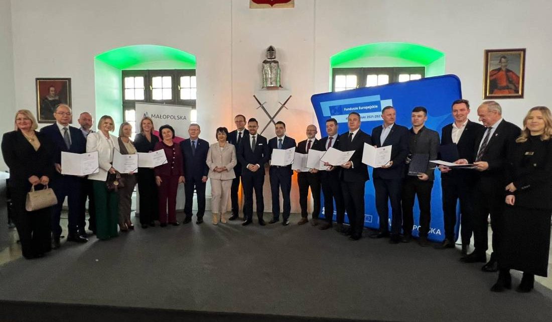Promesy wręczone. Blisko 107 mln zł trafi do pięciu powiatów!