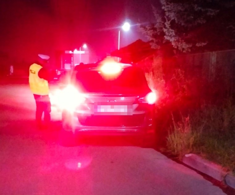42 auta skontrolowane, 62 wykroczenia. Nocna akcja sądeckiej drogówki.