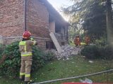Wybuch i pożar domu jednorodzinnego. Jedna osoba poszkodowana.