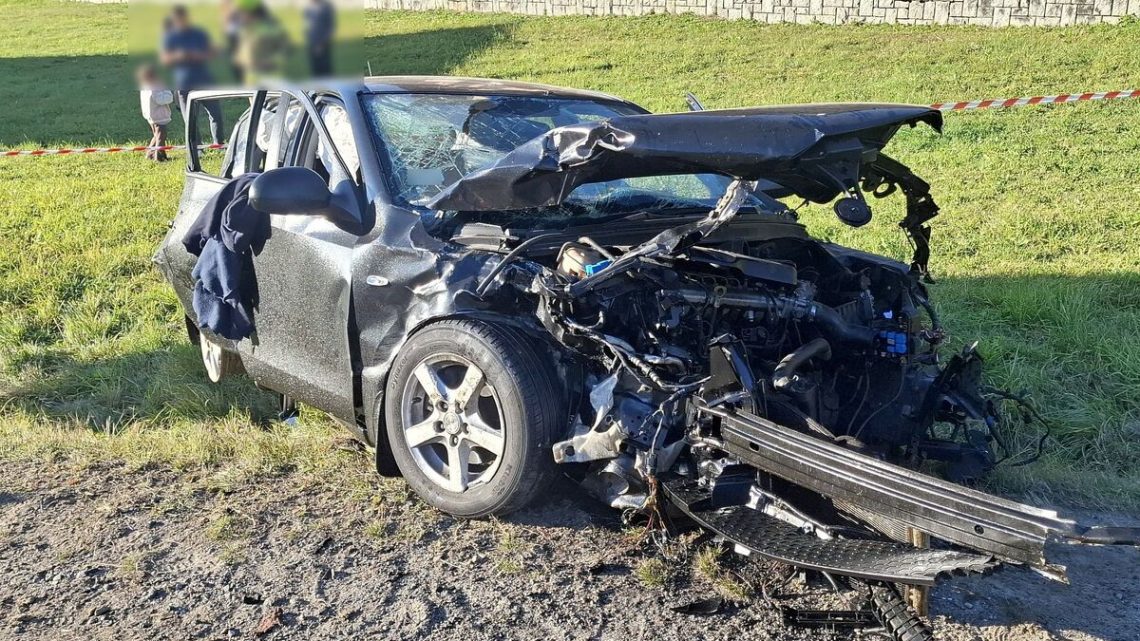 Stasikówka. Groźny wypadek na DW961. Trzy samochody zderzyły się na drodze.
