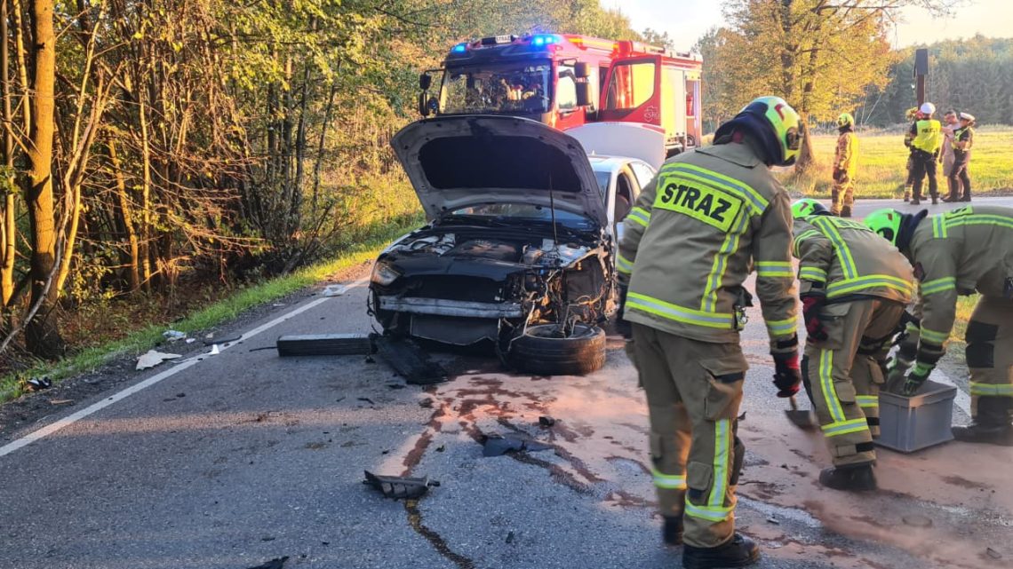 Zderzenie dwóch samochodów w Maszkienicach (powiat brzeski). Jedna osoba trafiła do szpitala.