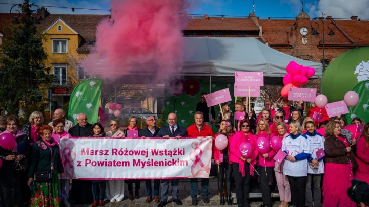 Myślenice na różowo. Uczestnicy marszu przypomnieli o profilaktyce raka piersi.